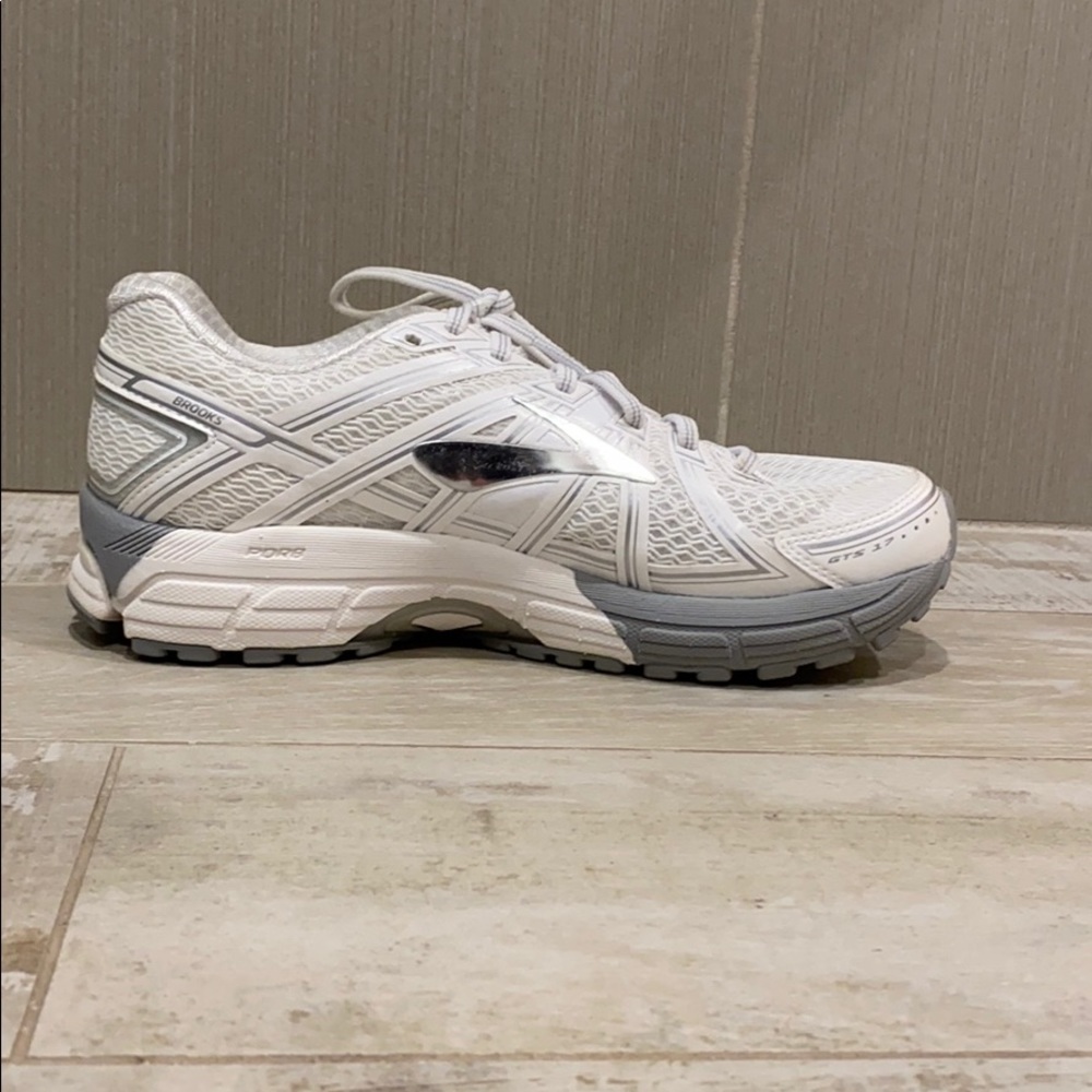 Brooks Adrenaline GTS 17 - Wm sz 8